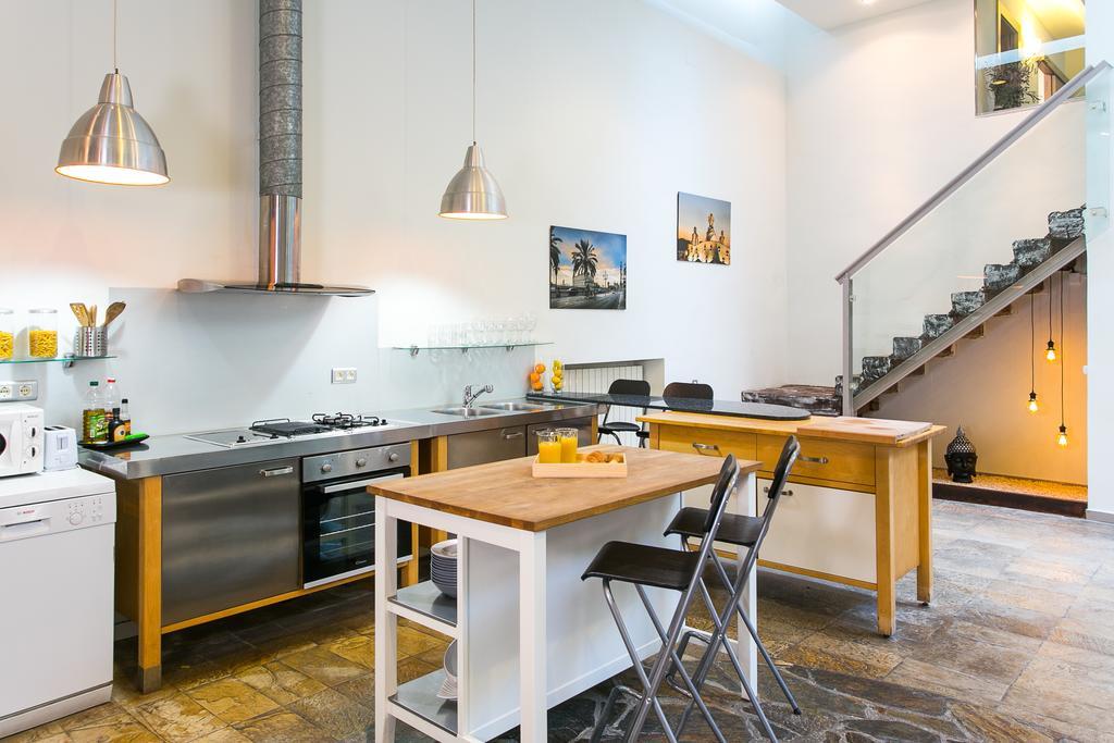 4 Rooms Barcelona Exterior photo